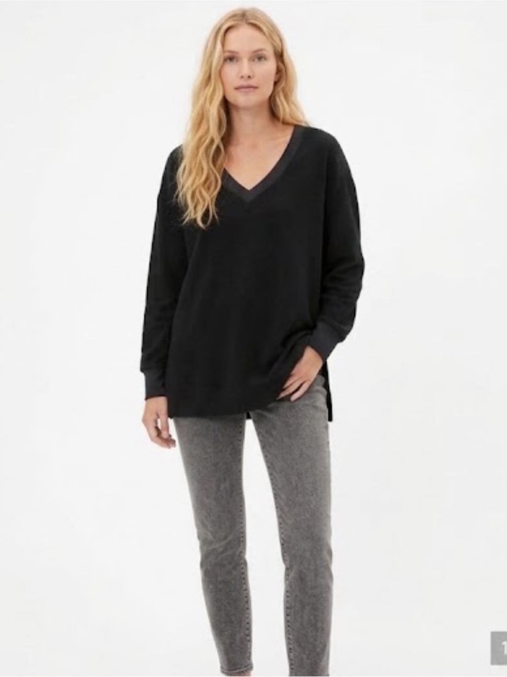 NWOT GAP Black OVERSIZED V-Neck Long Sleeve SWEATSHIRT W/SLITS